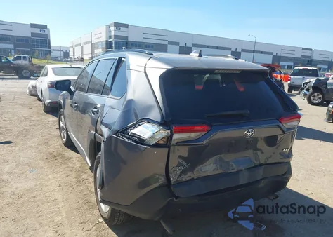 2019 Toyota Rav4 Xle z USA, uszkodzony, nr VIN JTMW1RFV2KD023533
